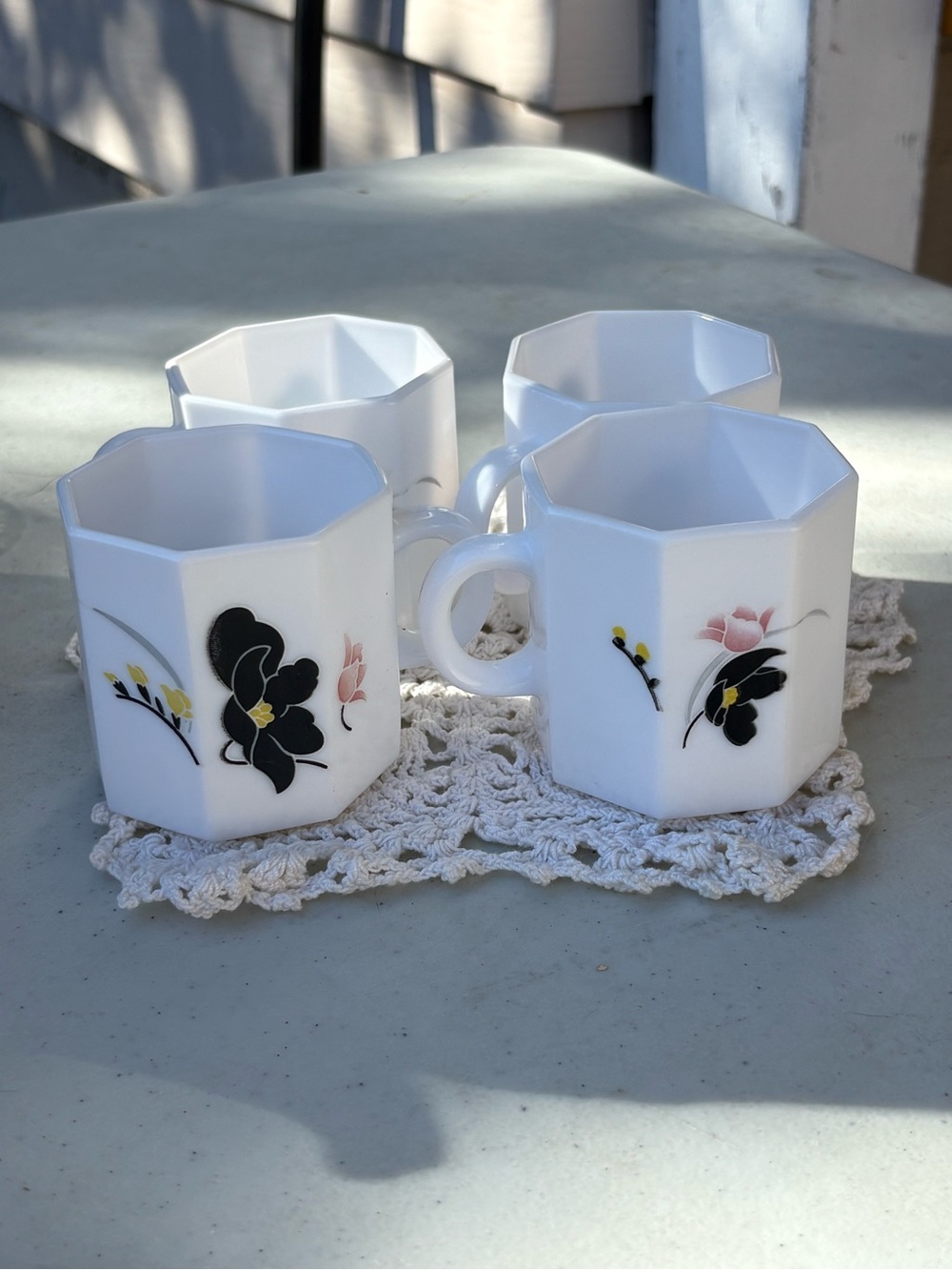 White Floral Octagonal Glass Mugs - Set of 4